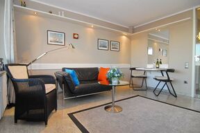 Metropol, Whg. 250, Landseite mit Inselblick 10.OG